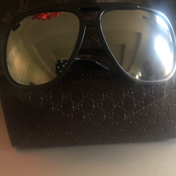 Authentic Gucci Aviator Sunglasses - Picture 3 of 5